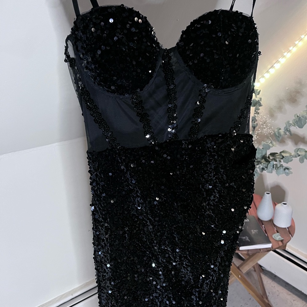 Beautiful long black dress….